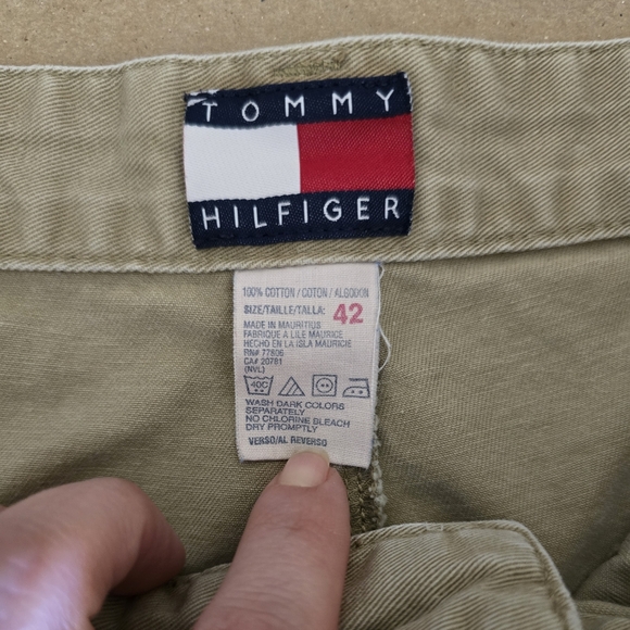 ❤️ Vintage Tommy Hilfiger Khakis Size 42 Excellent Condition - Picture 3 of 5